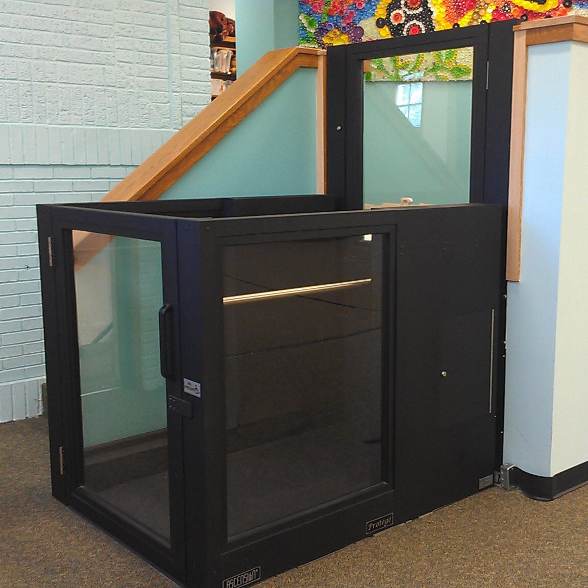 Protege 5442 - Low-Rise Vertical Platform Lift