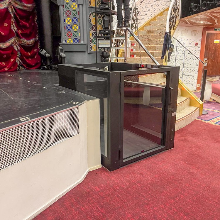 Protege 5442 - Low-Rise Vertical Platform Lift