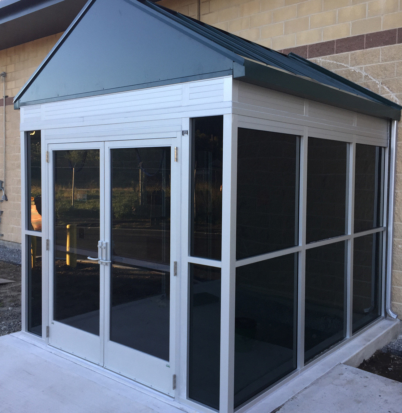 Building Product Entrance Vestibules [1030f12] ARCAT